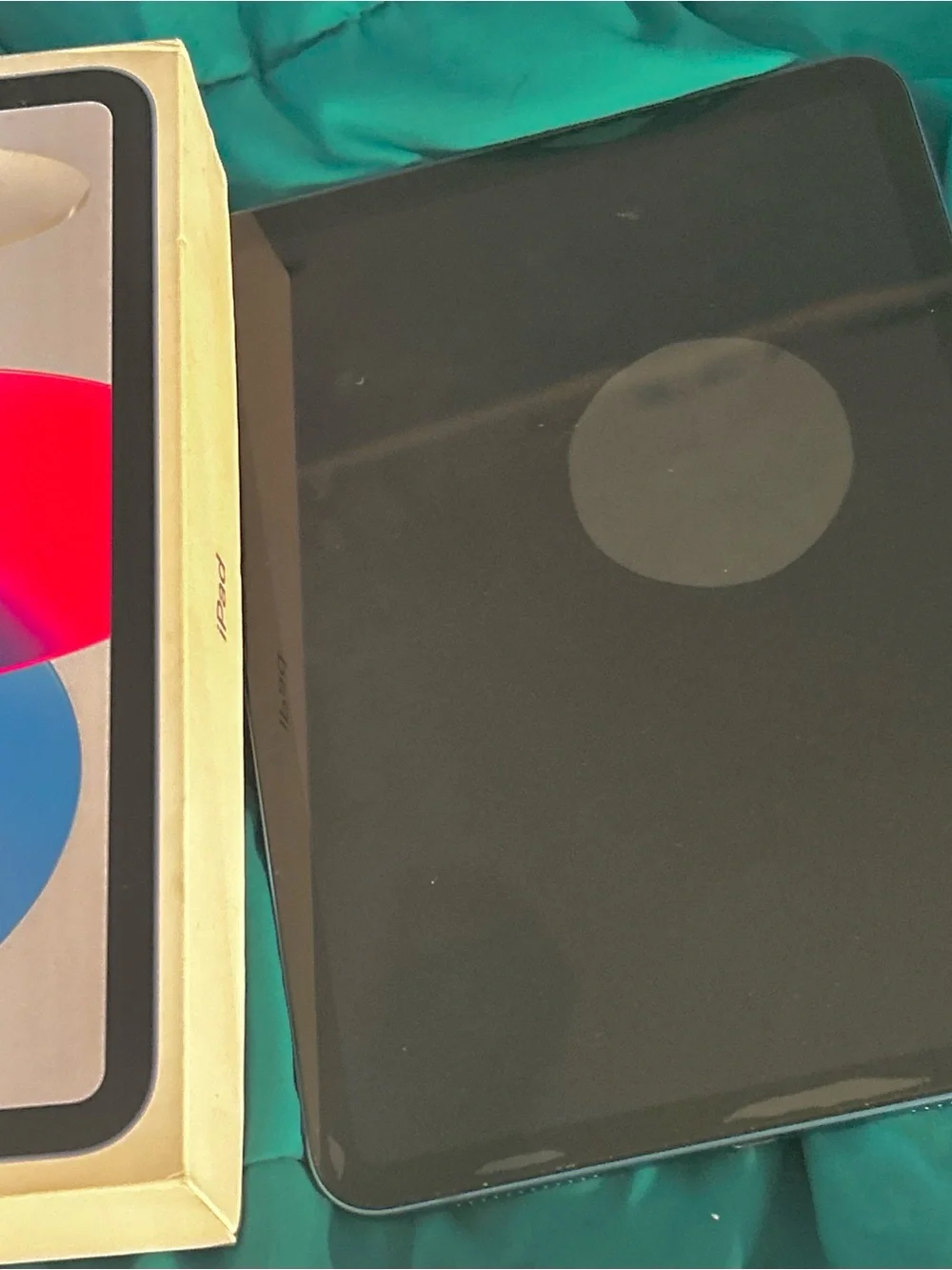 Apple iPad (Blue) with Box - Vibrant Display